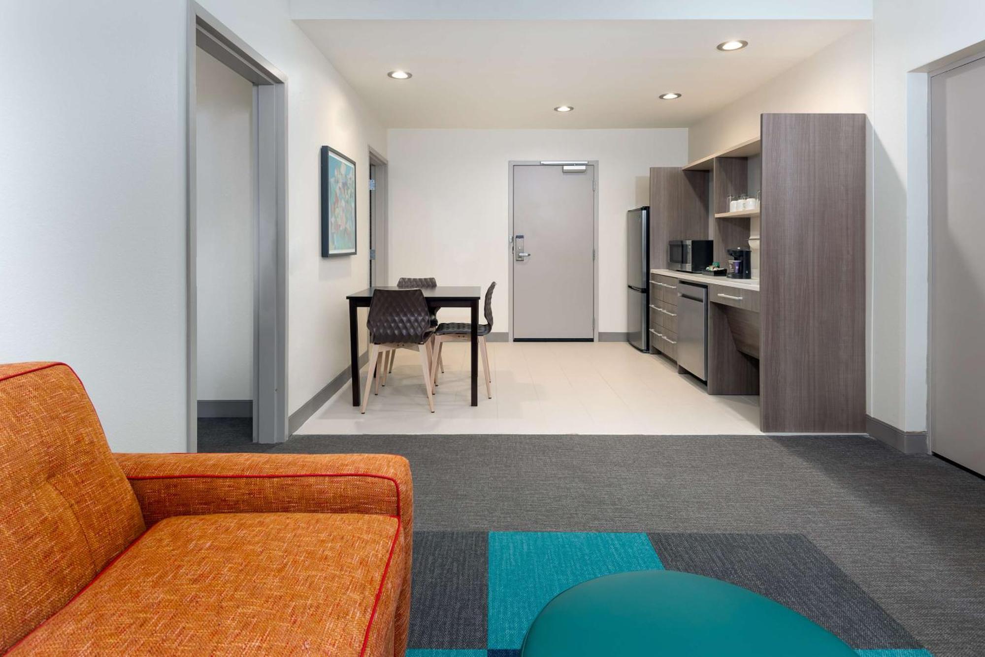 Home2 By Hilton Orlando Near Ucf Hotel 3*
