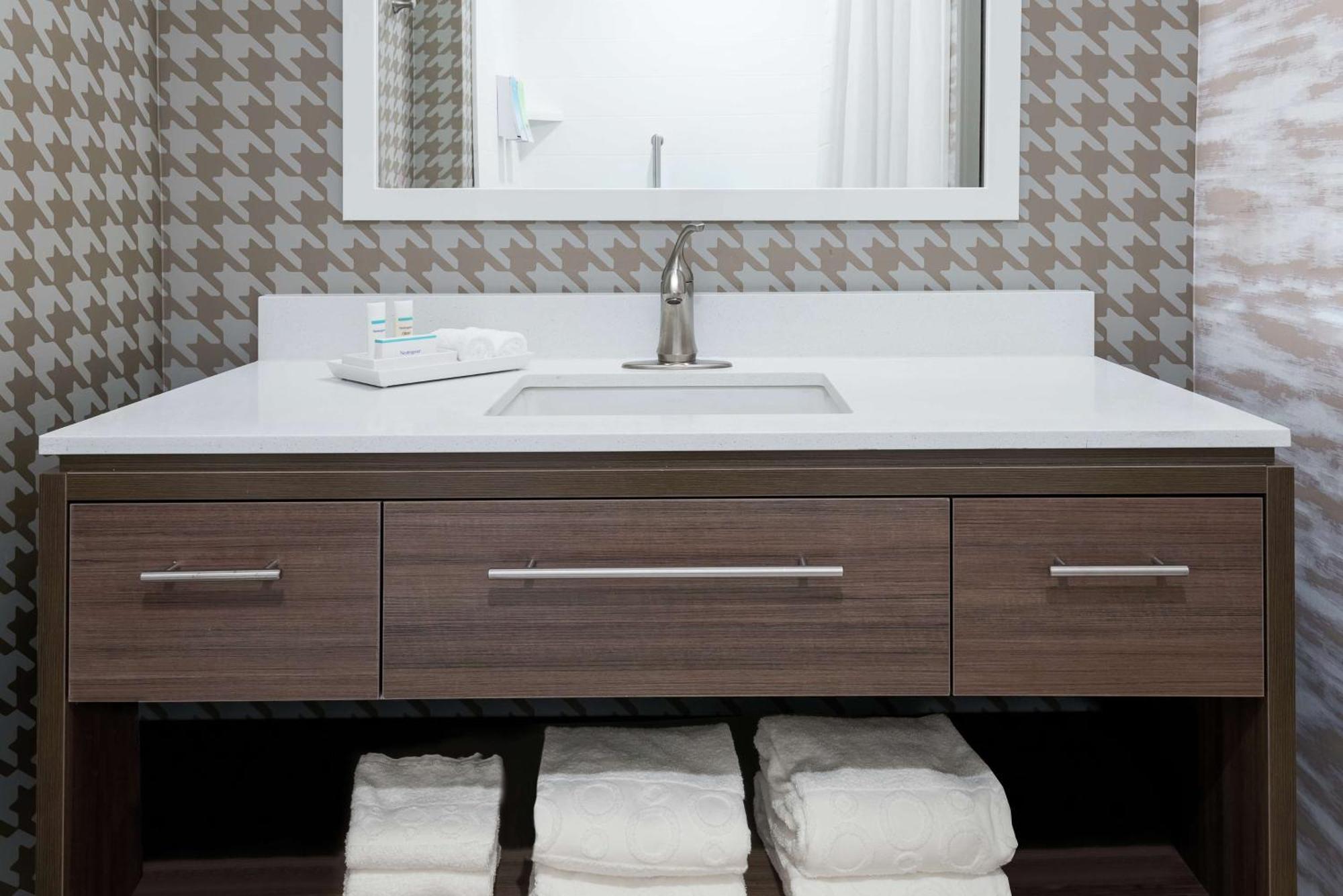 Hotel Home2 By Hilton Orlando Near Ucf Alafaya