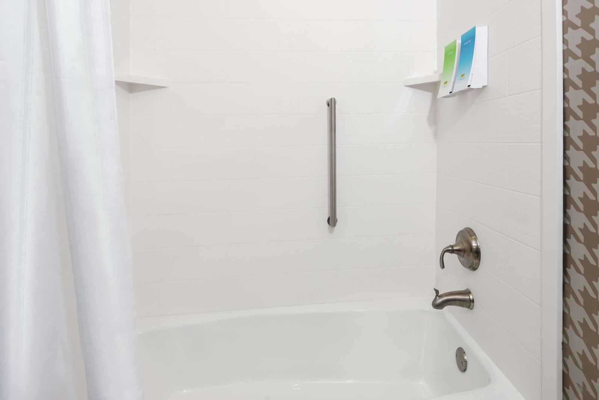 Hotel Home2 By Hilton Orlando Near Ucf 3*