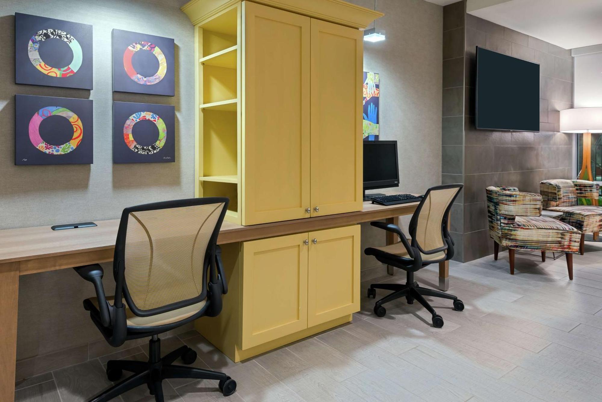 Home2 By Hilton Orlando Near Ucf Hotel 3*